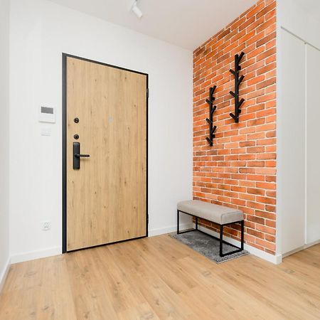 Komfortowy Apartament Dla 4 Osob Z Parkingiem By Noclegi Renters Varşovia Exterior foto